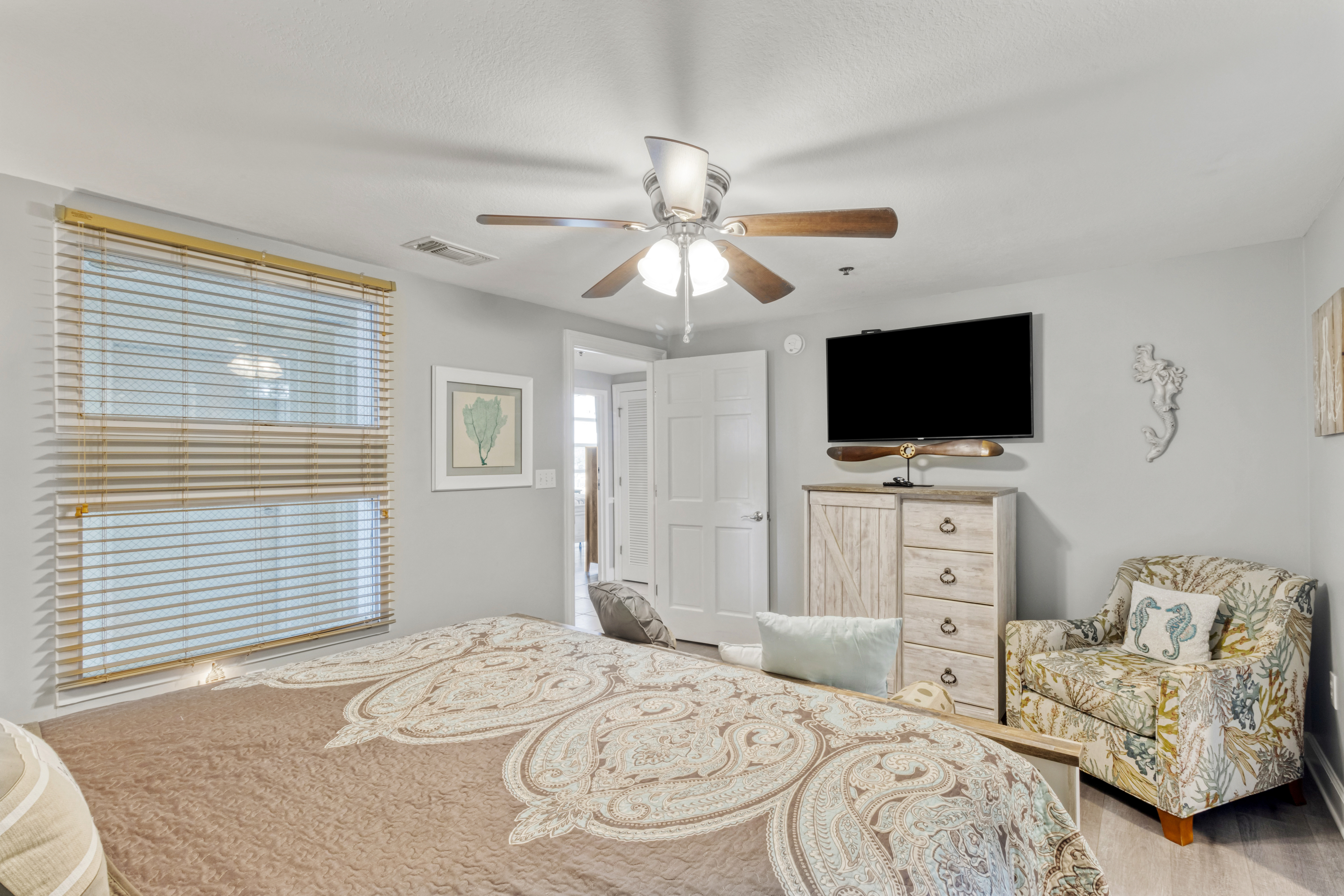 Spacious third bedroom