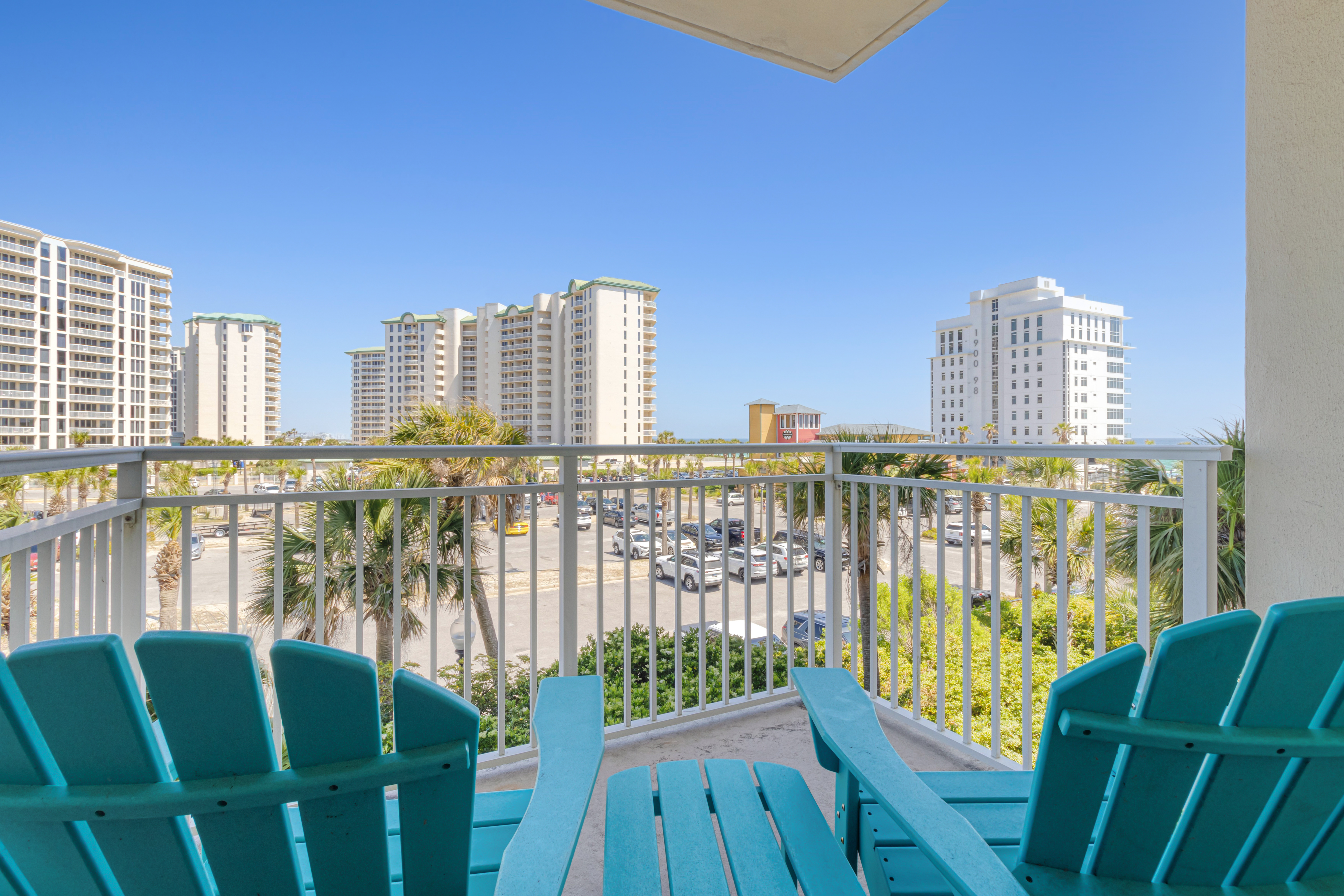 Second private balcony