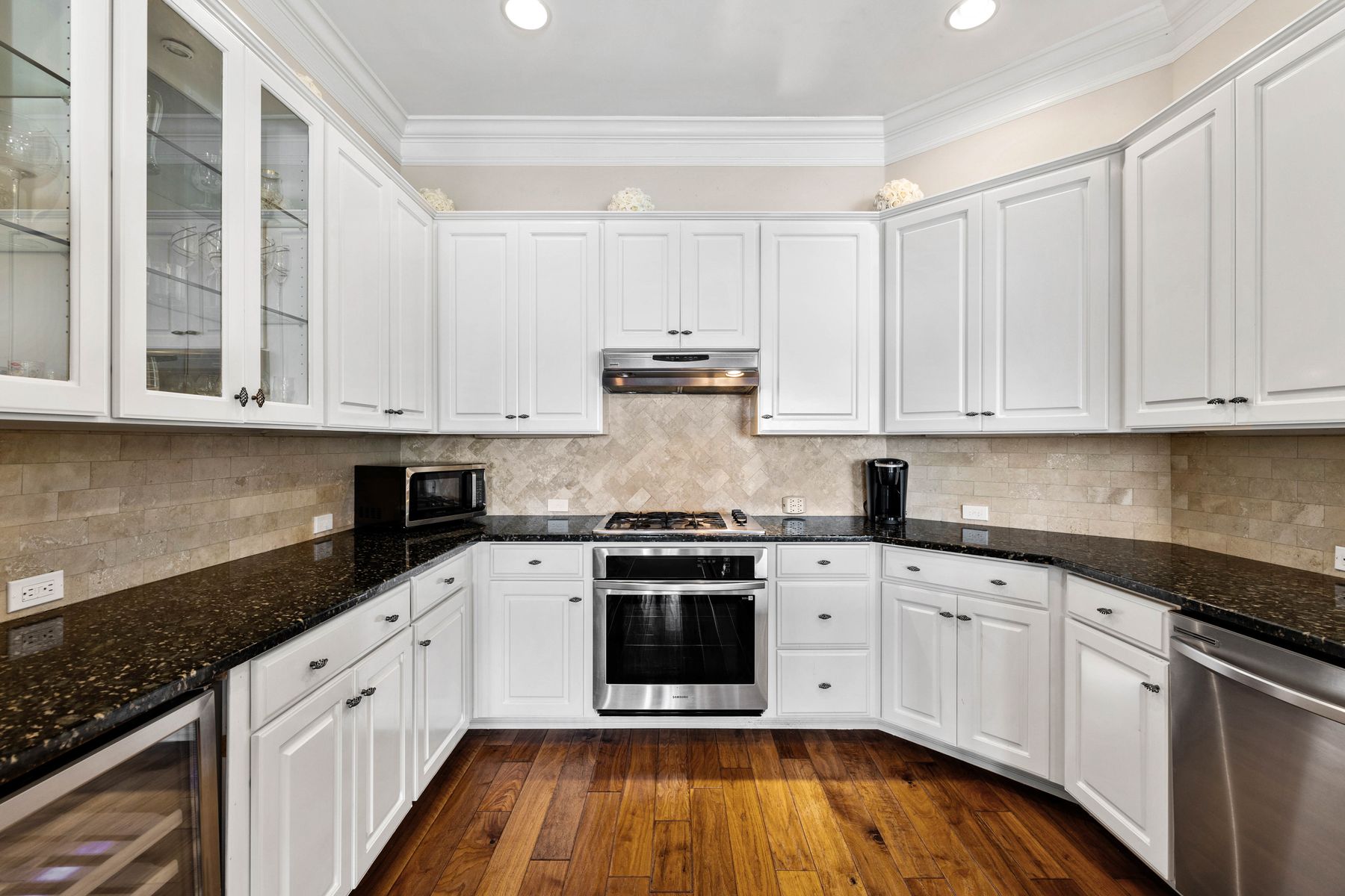 Fully equipped kitchen with updated appliances