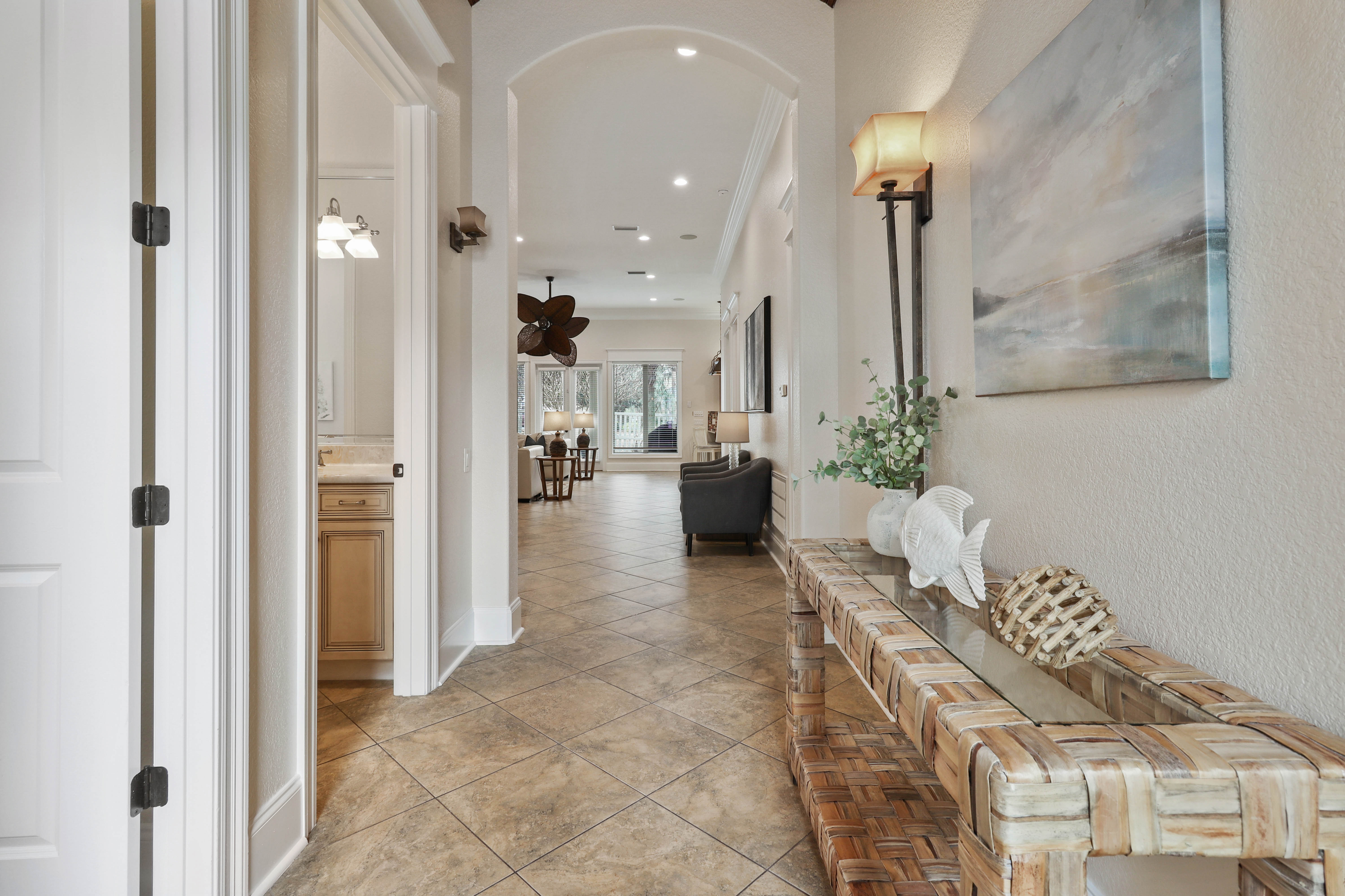 Elegant first floor entry