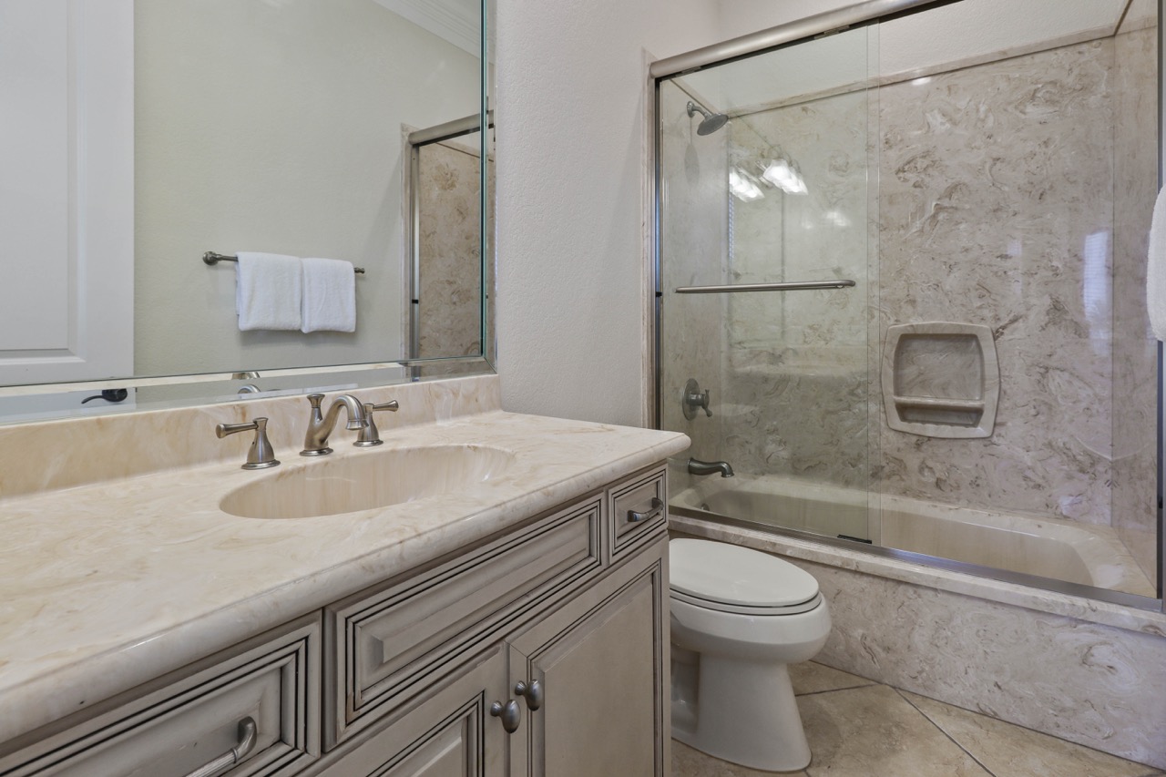 Third floor full bath ensuite