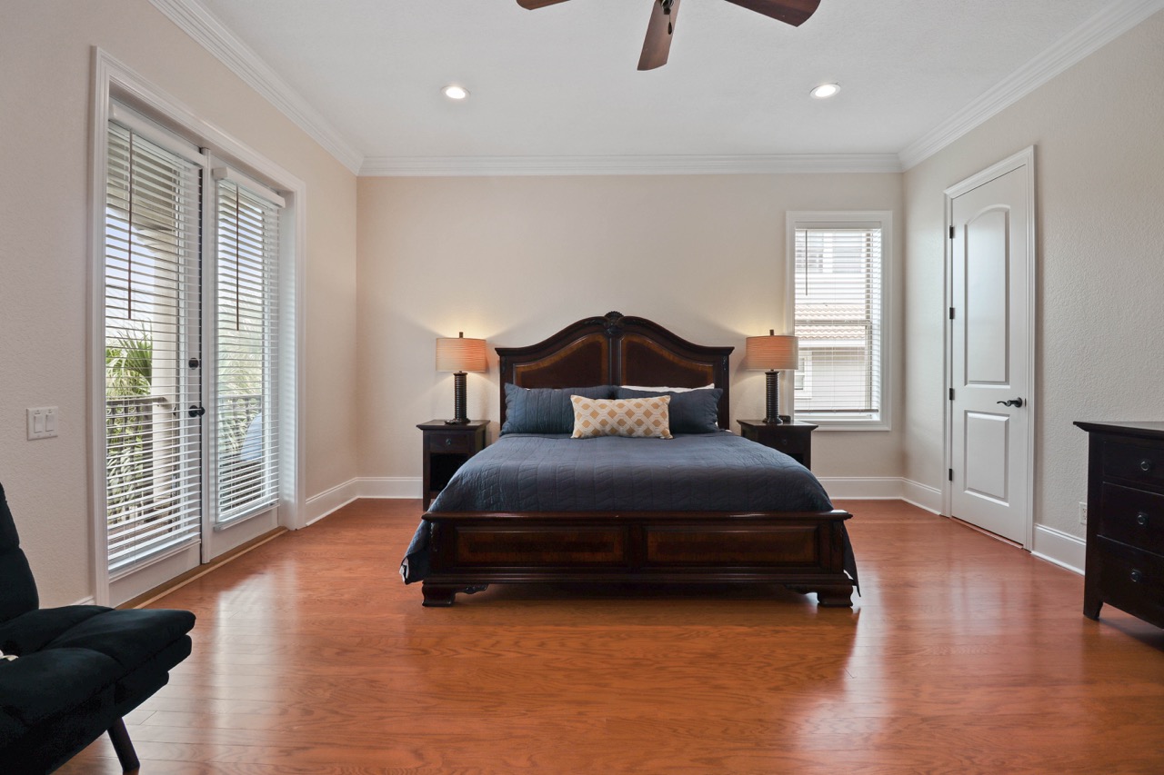 Second floor king bedroom