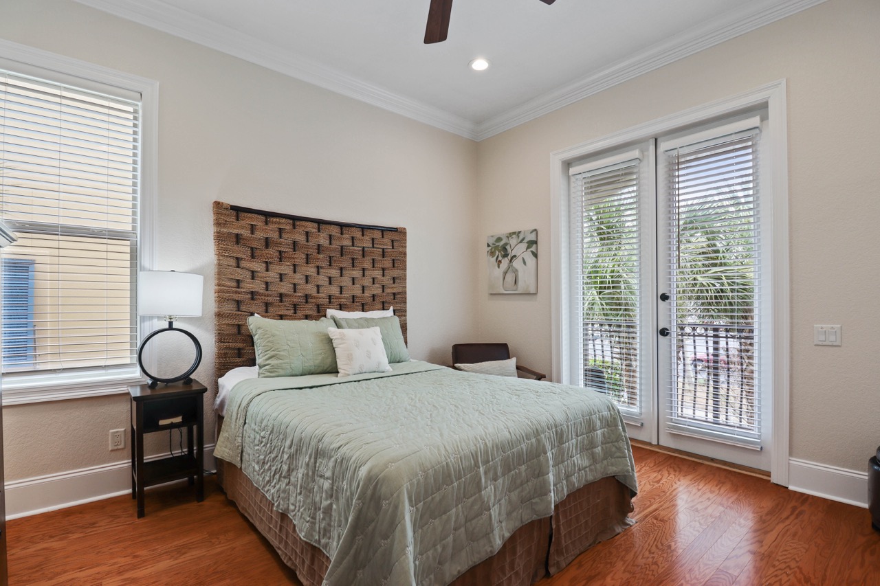 Second floor queen suite