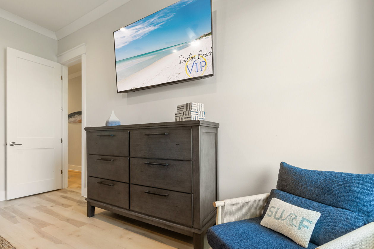 Enjoy additional seating in rooms