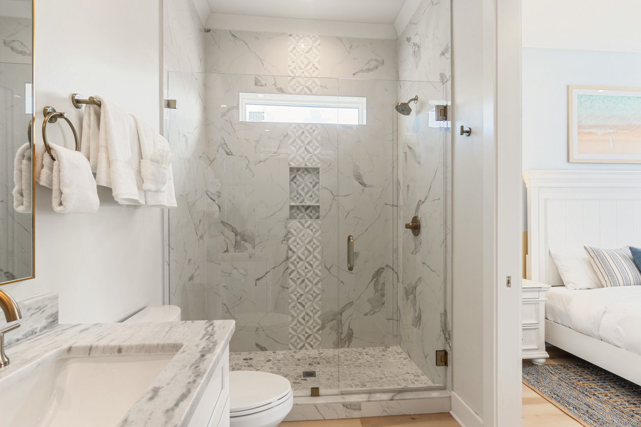 Guest king bedroom 1 walk-in shower