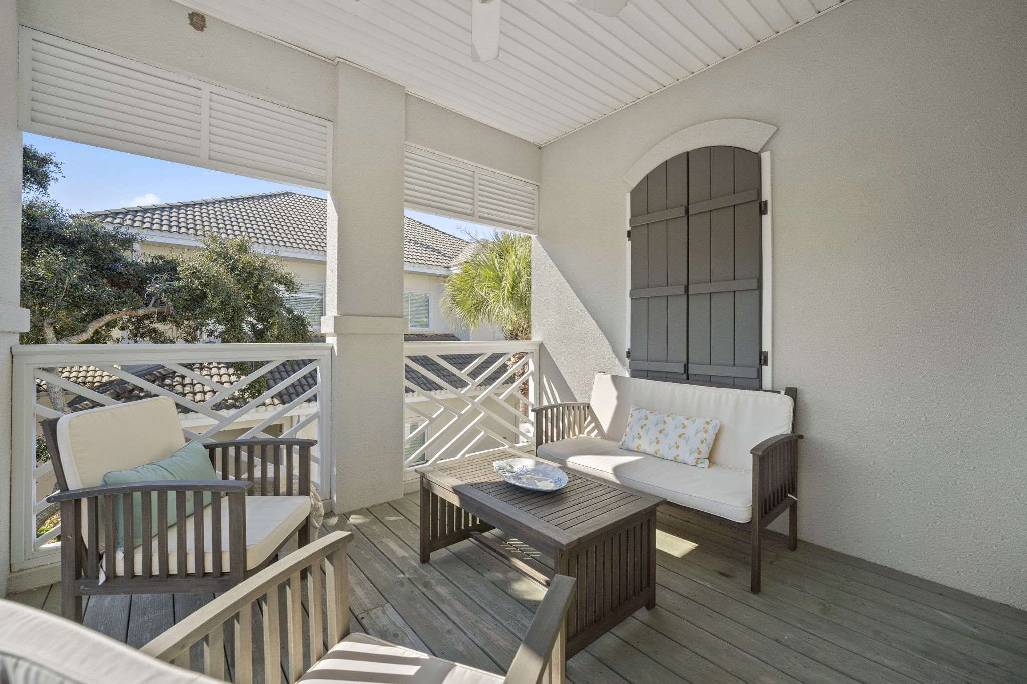Second floor balcony seating
