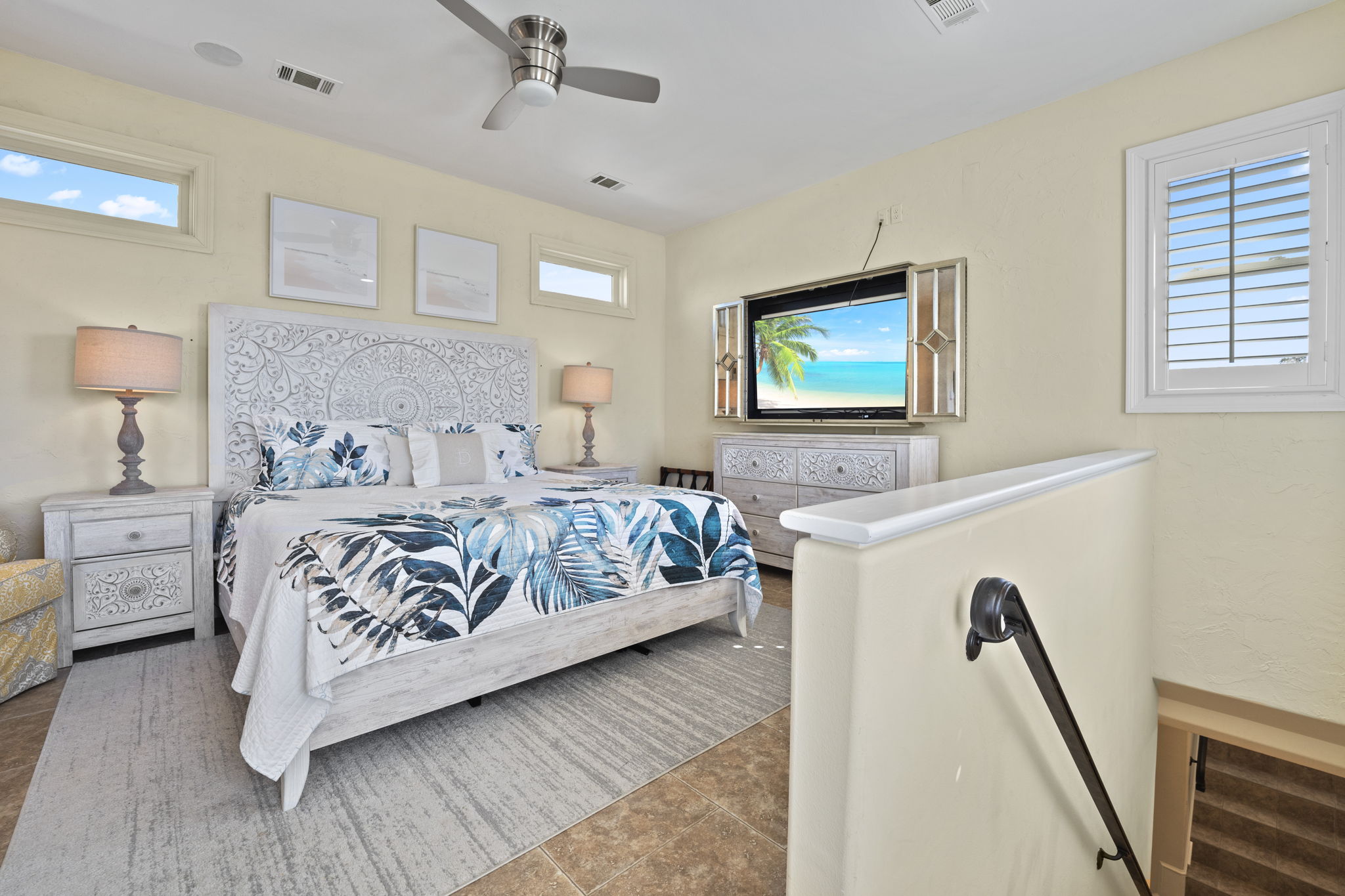 Private third floor king suite