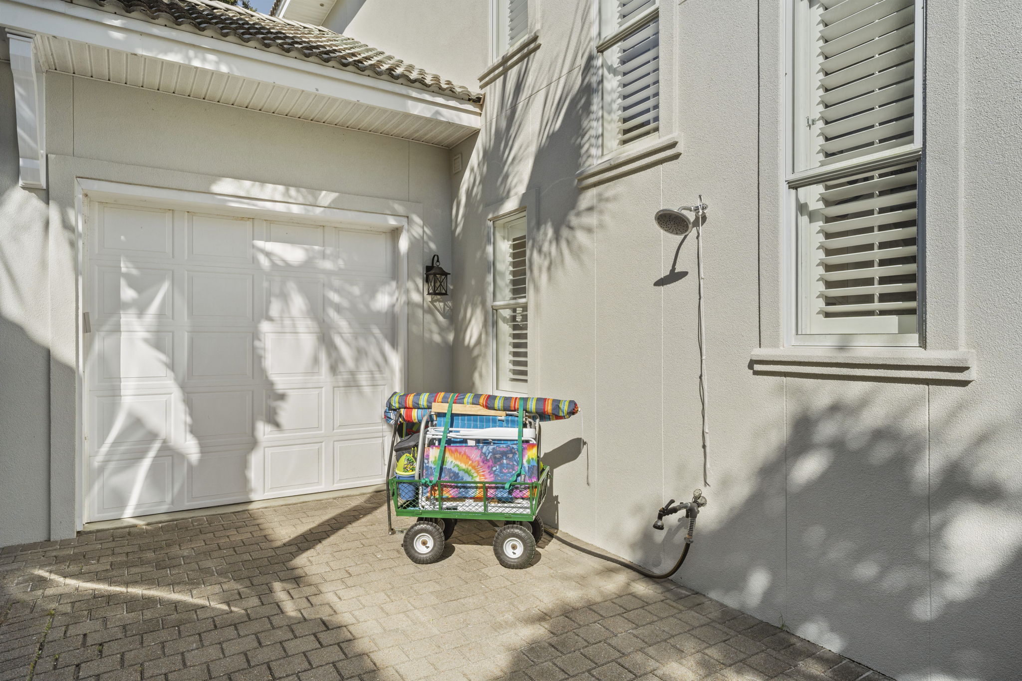 Convenient wagon and beach gear