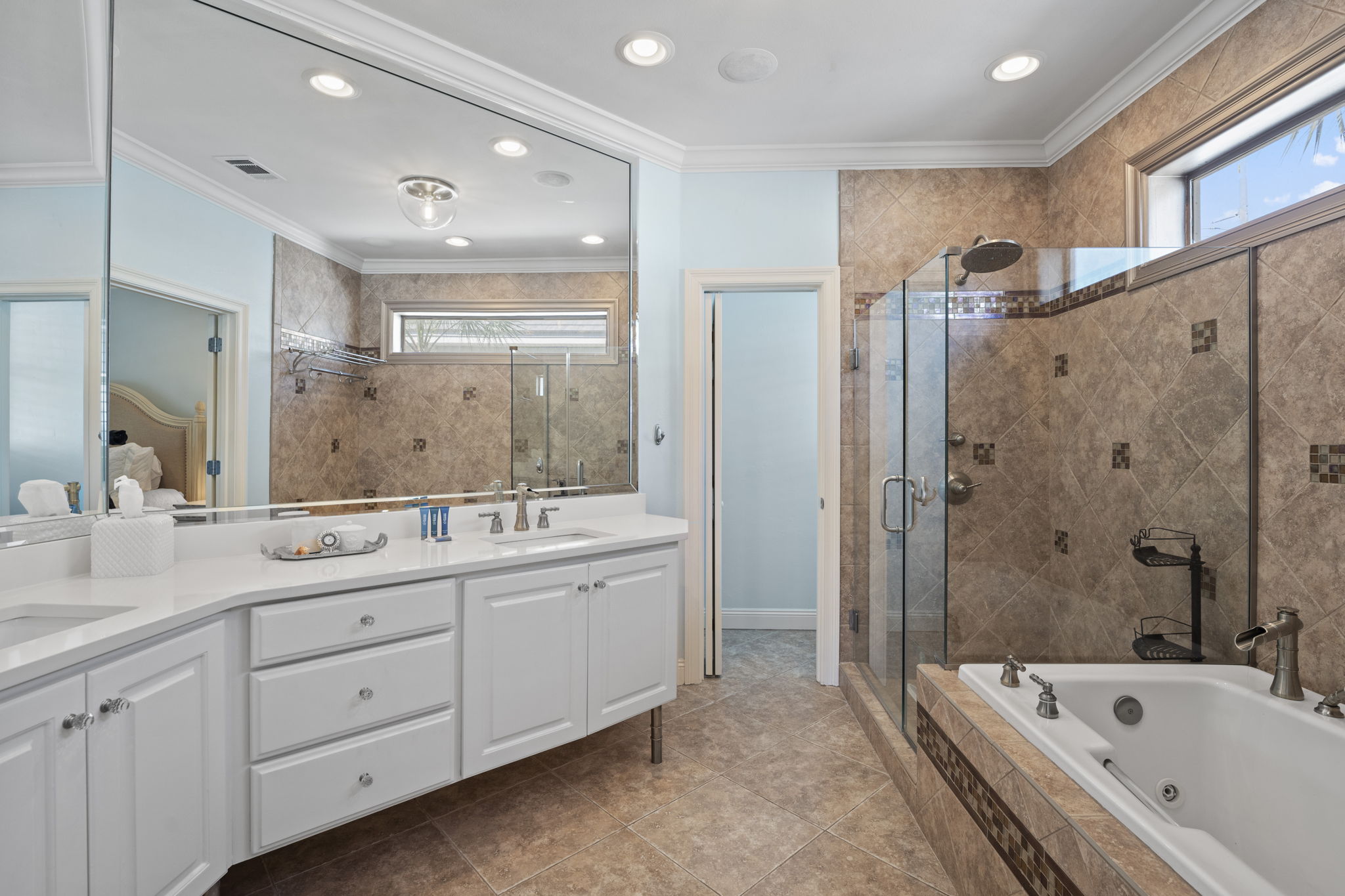 Primary ensuite - second floor