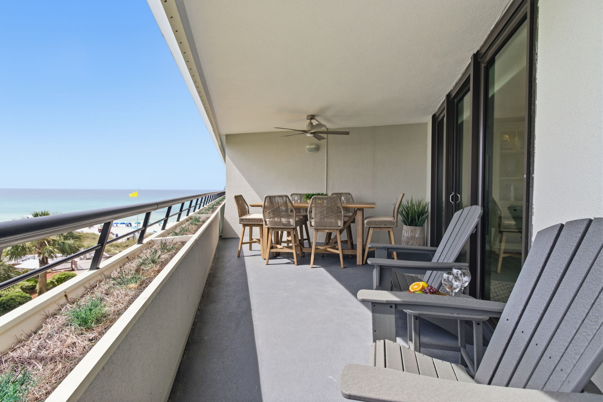 Spacious balcony and amazing views