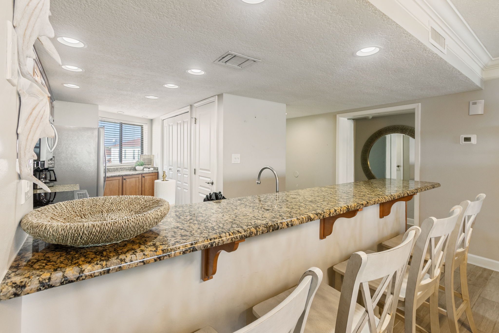 Kitchen and breakfast bar