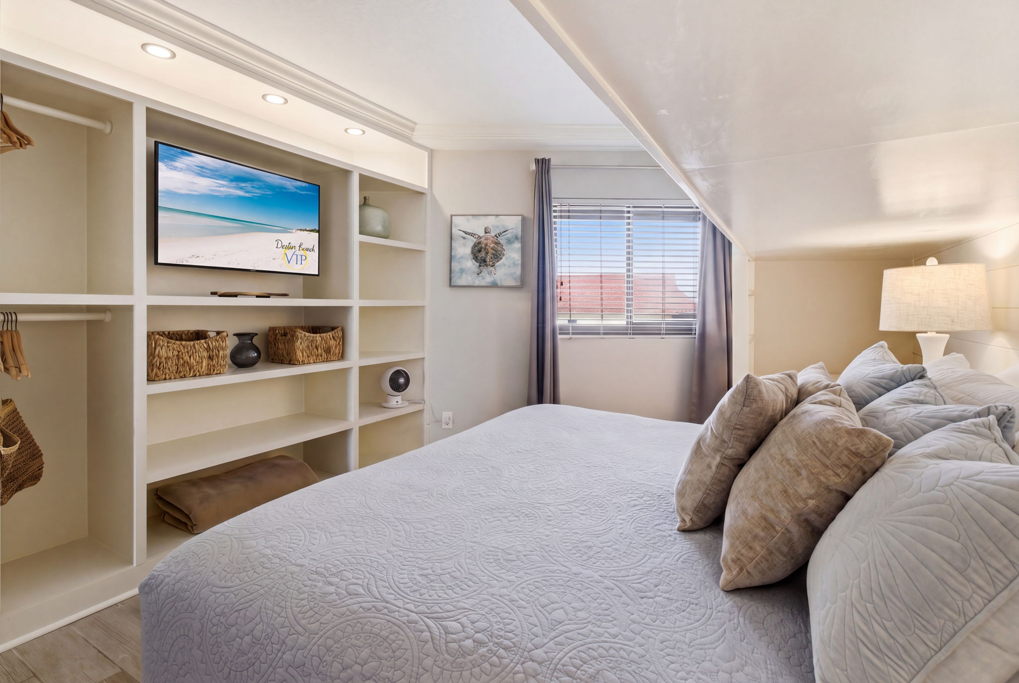 Guest bedroom with king bedroom