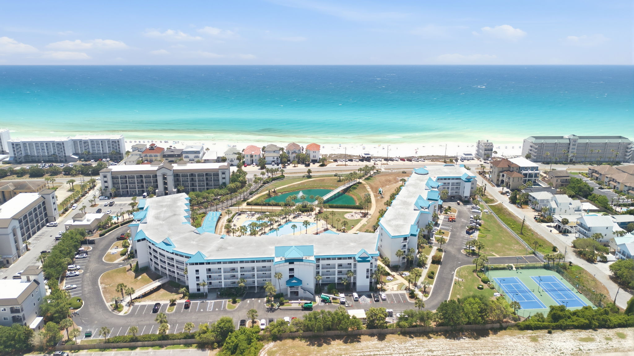 Easily walk to the beach