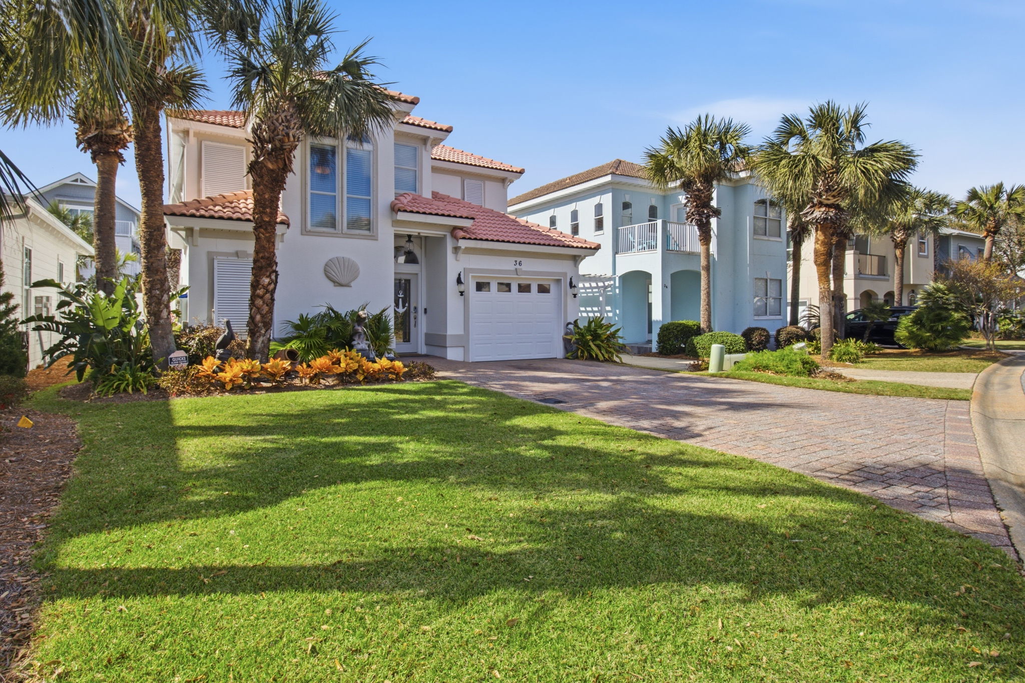 Beach house with 4 beds/3.5 baths