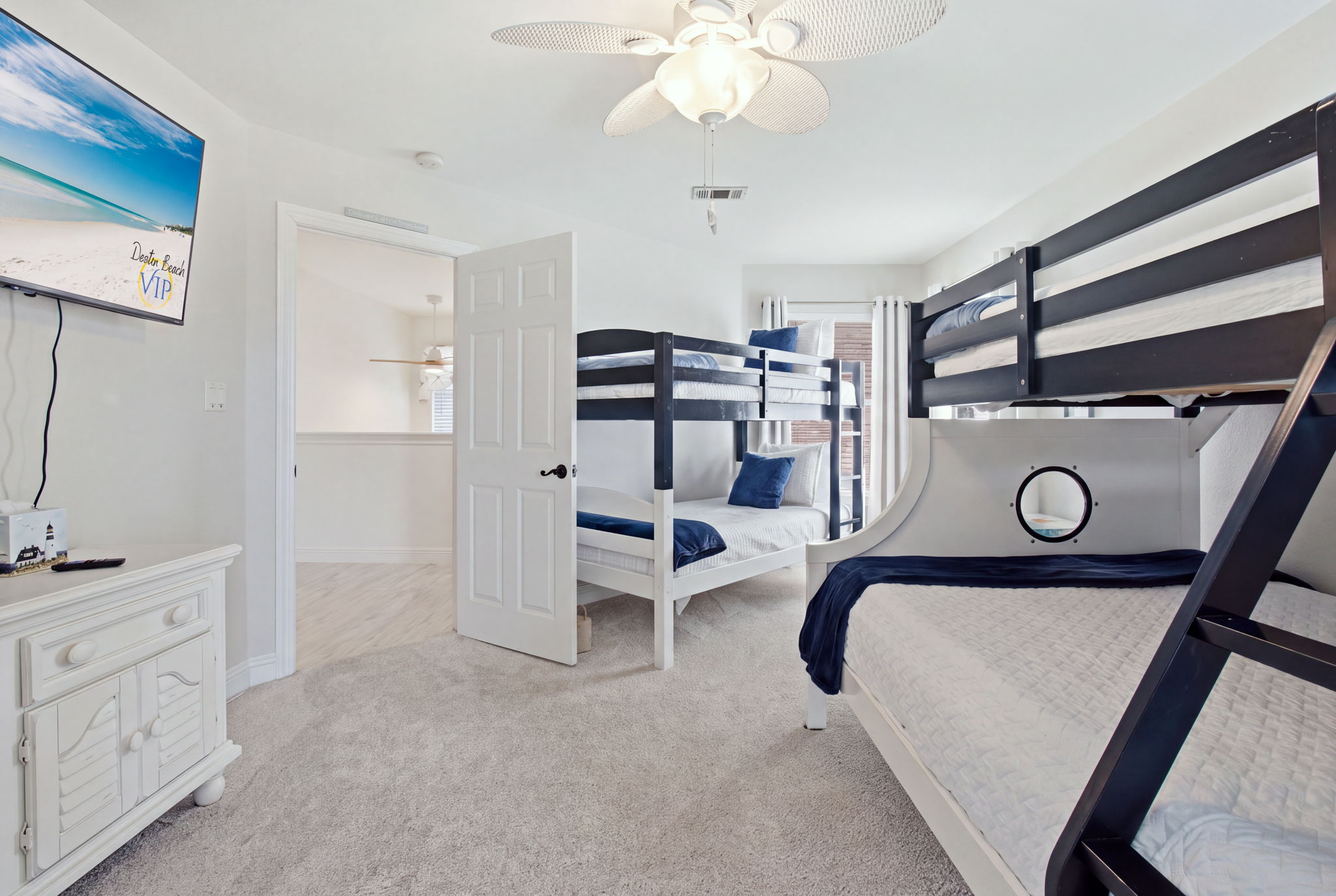 Second floor bunkroom with twin/twin and twin/full