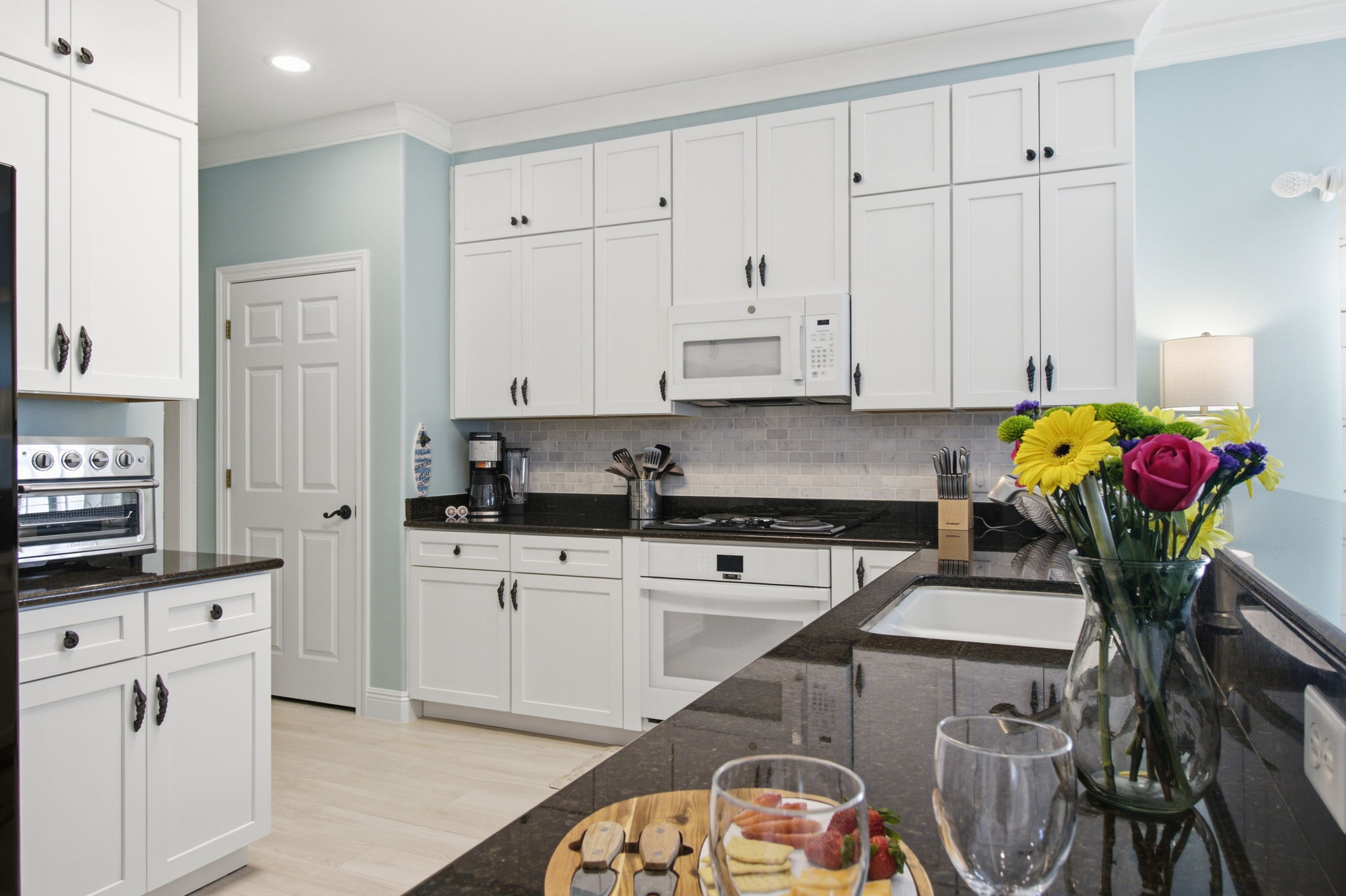 Fully equipped kitchen with updated appliances