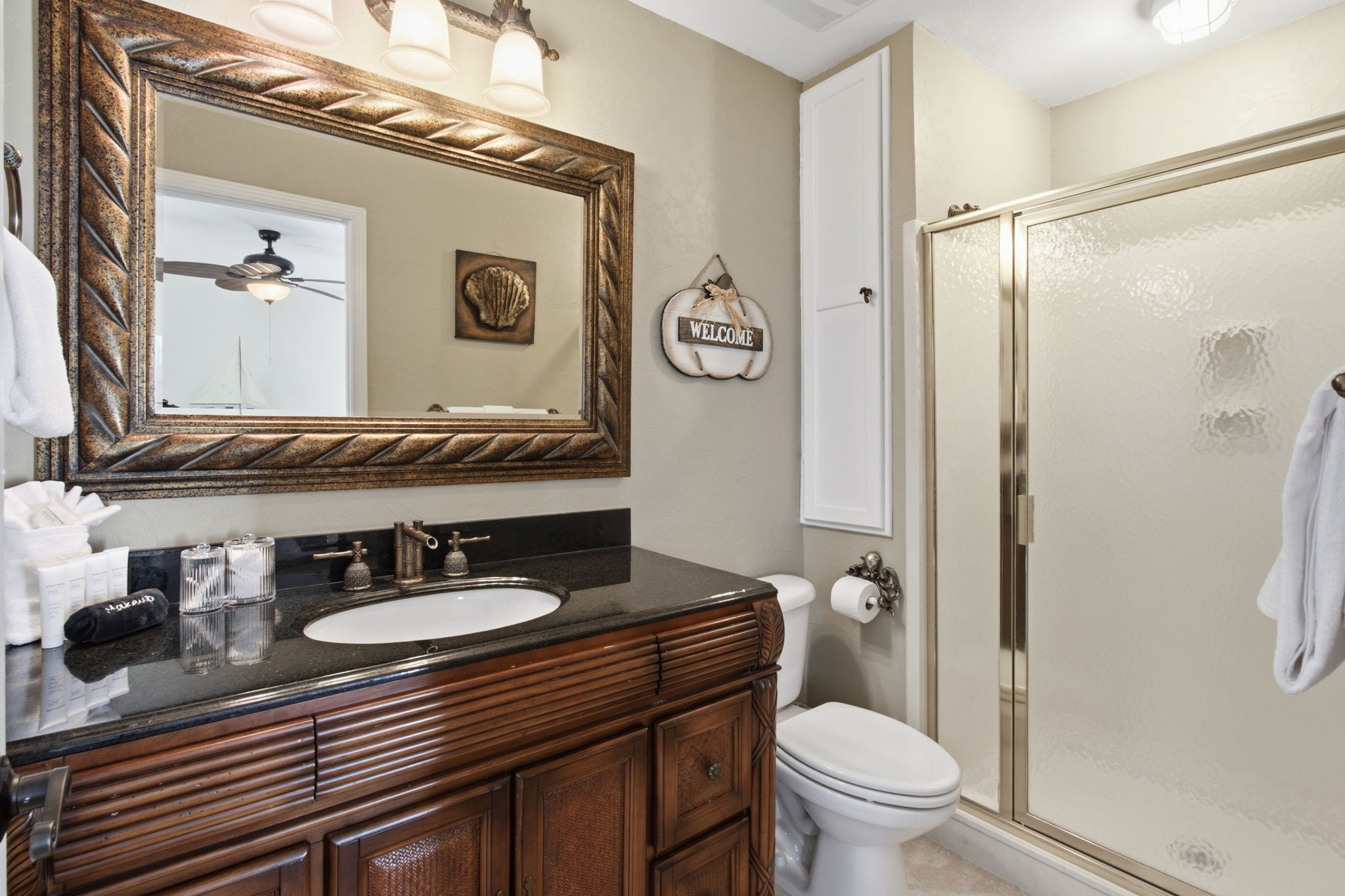 Guest room ensuite