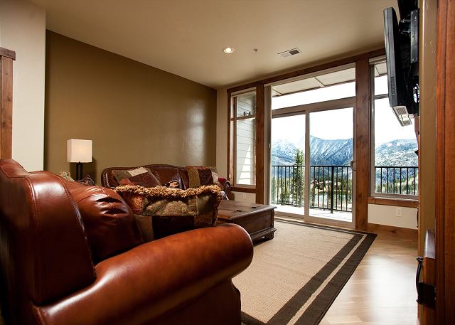 New Luxury Condo Steps to Lifts - Amazing Views 3