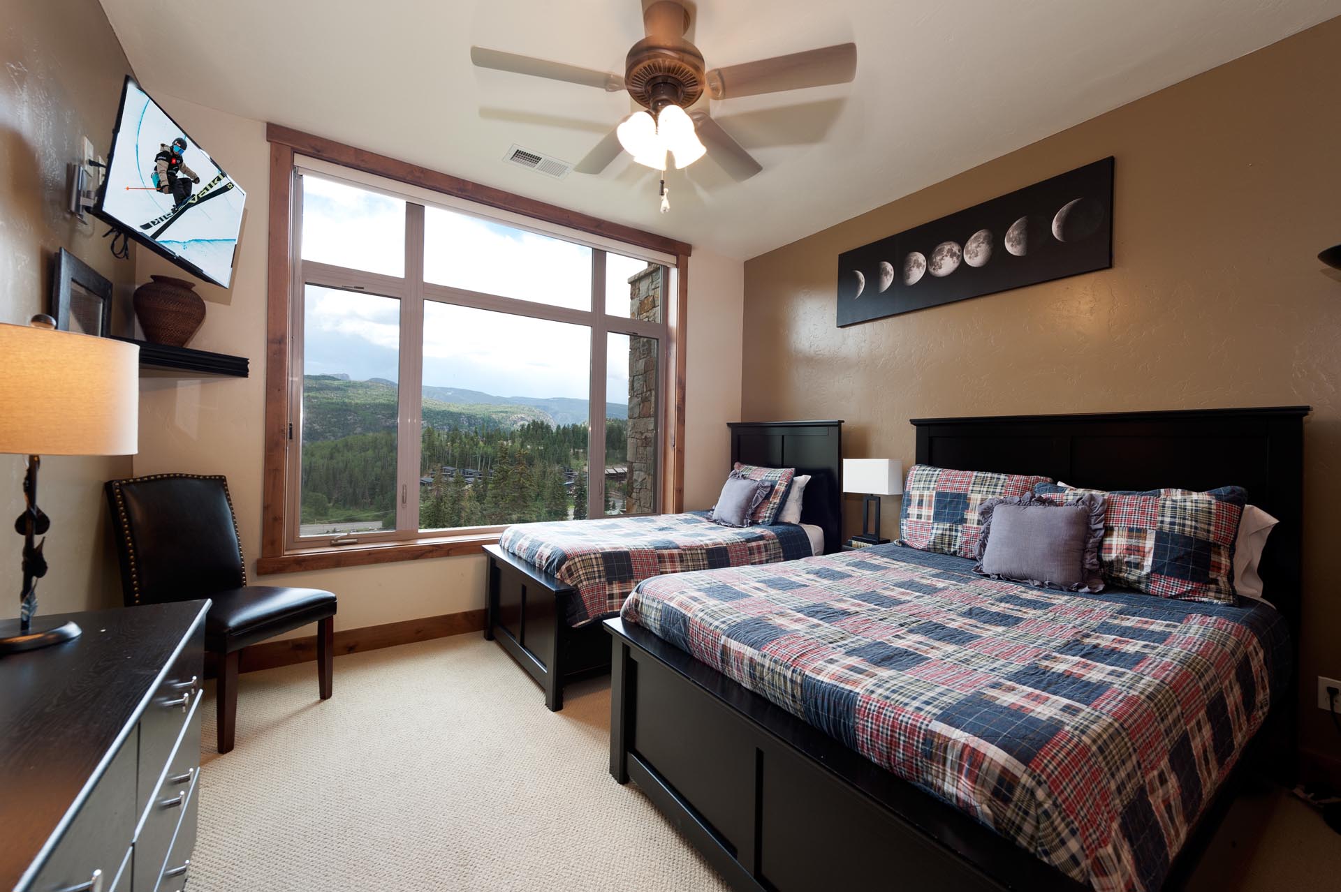 2nd Bedroom - Double and Single Bed - TV