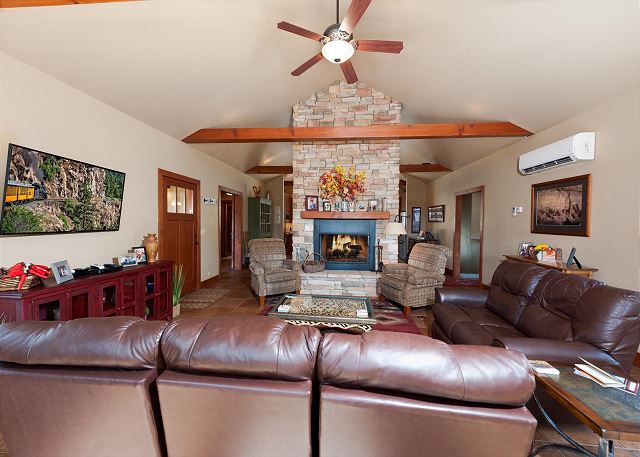 Luxury Home on 3 acres w/ Awesome Views - 10 Miles North of Downtown Dgo - AC 6