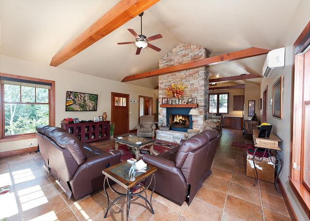 Luxury Home on 3 acres w/ Awesome Views - 10 Miles North of Downtown Dgo - AC 5