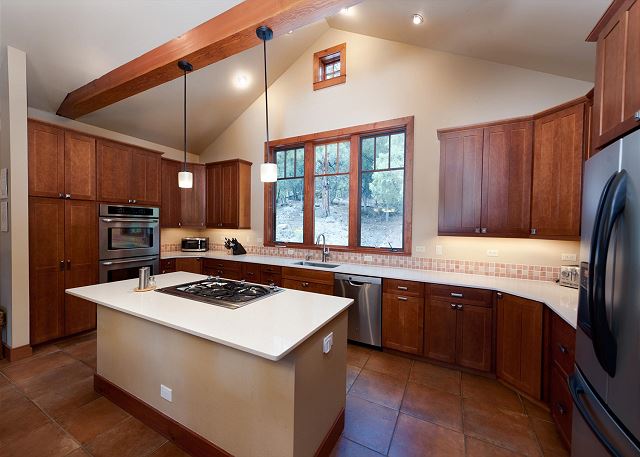 Luxury Home on 3 acres w/ Awesome Views - 10 Miles North of Downtown Dgo - AC 9