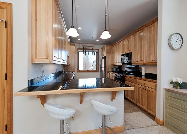 Luxury Townhome - 4 Miles from Downtown - AC in Bedrooms 6