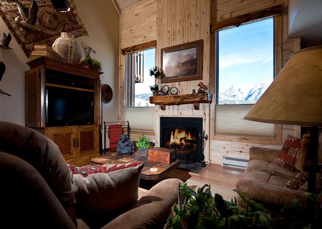 Cascade Village Condo - Awesome Views - Heated Pool 2