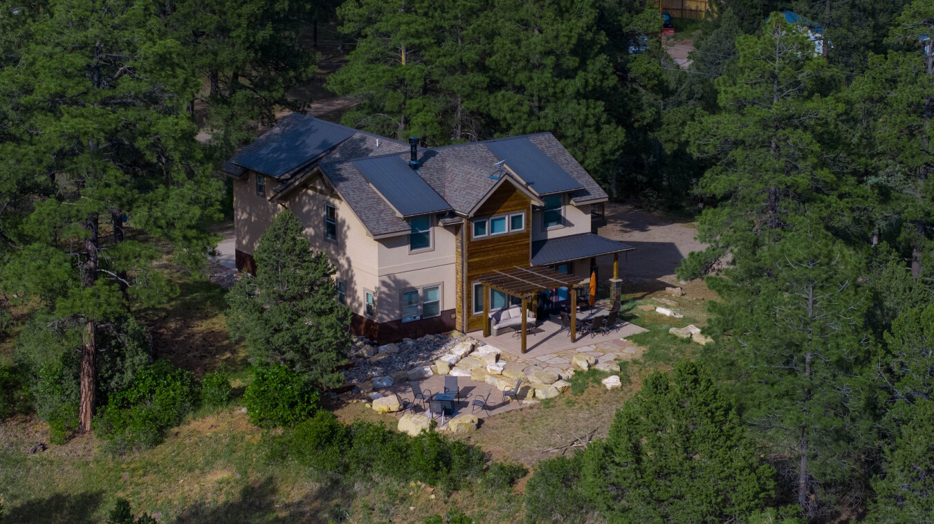 Custom Home - 3 Acres - 9 Min to DGO - Hot Tub/Fire Pit/Ping Pong/Arcade Game | Photo 2