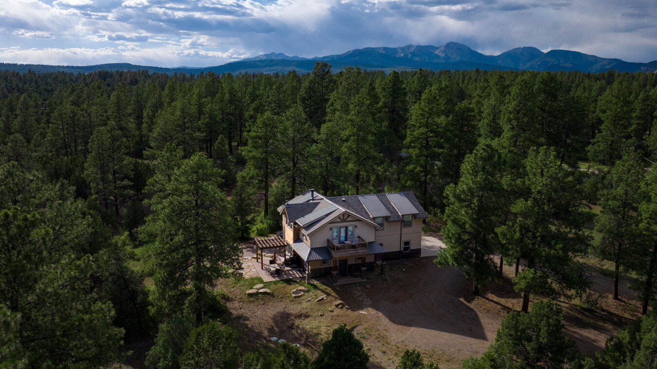 Custom Home - 3 Acres - 9 Min to DGO - Hot Tub/Fire Pit/Ping Pong/Arcade Game | Photo 44