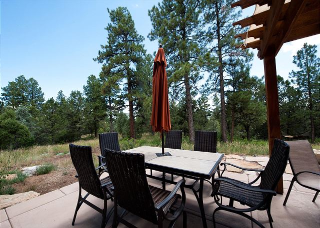 Custom Home - 3 Acres - 9 Min to DGO - Hot Tub/Fire Pit/Ping Pong/Arcade Game 8