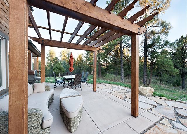 Custom Home - 3 Acres - 9 Min to DGO - Hot Tub/Fire Pit/Ping Pong/Arcade Game 5