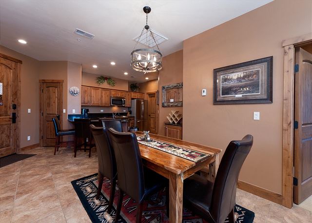 Peregrine Point Condo Steps to Lifts - AC/Amazing Views 8