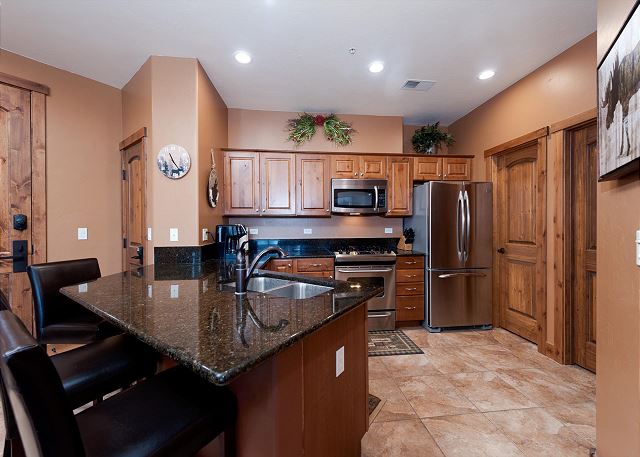 Peregrine Point Condo Steps to Lifts - AC/Amazing Views 6