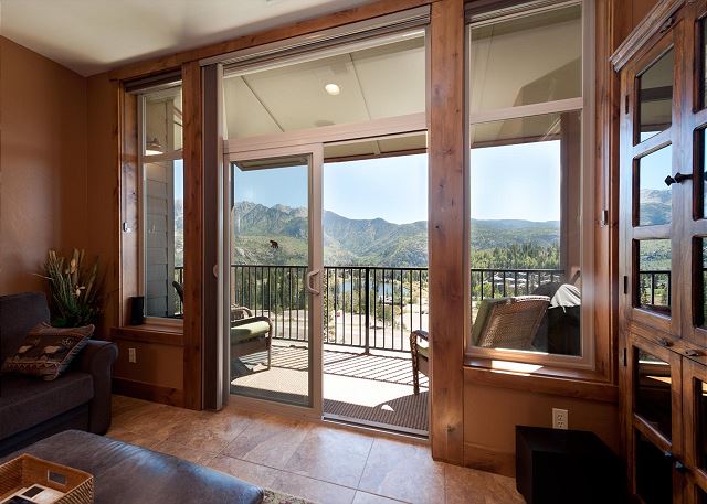 Peregrine Point Condo Steps to Lifts - AC/Amazing Views 4