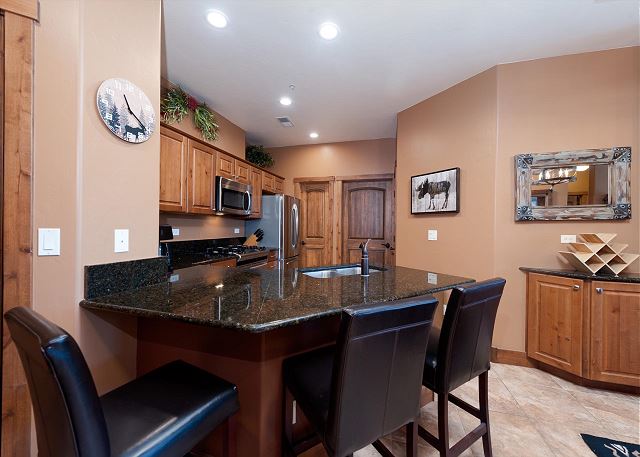 Peregrine Point Condo Steps to Lifts - AC/Amazing Views 7