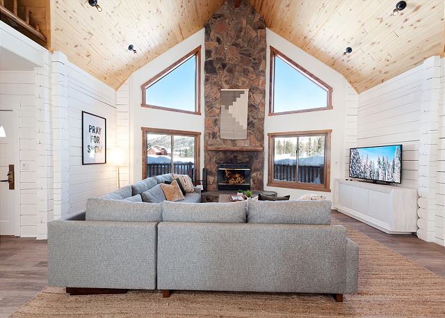 Modern Log Cabin - Incredible Views - 3 Min to Purg - Private Hot Tub 9