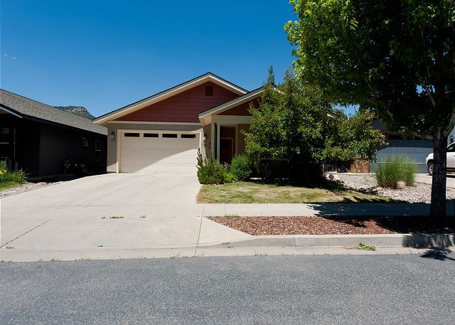 Modern Home 2 Miles from Downtown DGO - Pet Friendly - Fenced Yard (30+ Day) 3