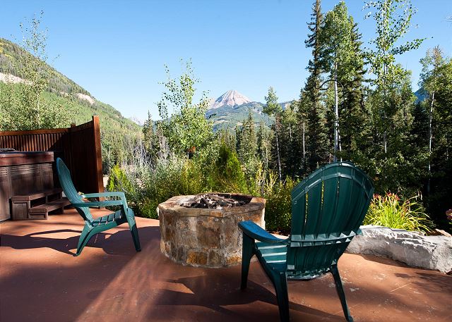 Home Across from Purg - Hot Tub/Pool Table and Great Views - Shuttle 2