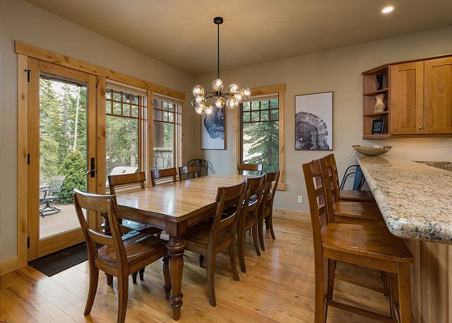 Home Across from Purg - Hot Tub/Pool Table and Great Views - Shuttle 10