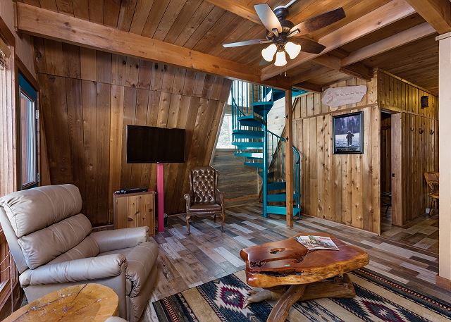 Cabin on Pond - Hot Tub - 2 Miles from Purgatory - Pet Friendly - One Acre 7