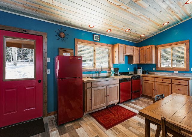Cabin on Pond - Hot Tub - 2 Miles from Purgatory - Pet Friendly - One Acre 8