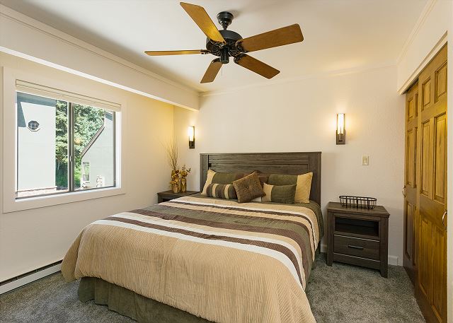 Completely Remodeled Townhome - Ski In/Out - Awesome Views 10