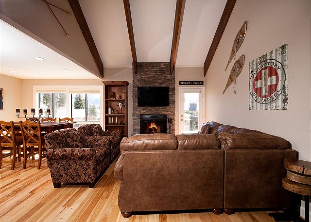 Completely Remodeled Townhome - Ski In/Out - Awesome Views 3