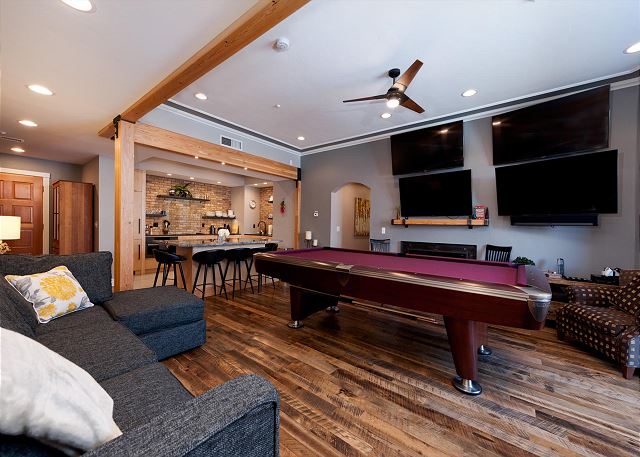 Premier Location in Historic Downtown Durango - Game Room/Pool Table/Foosball 2