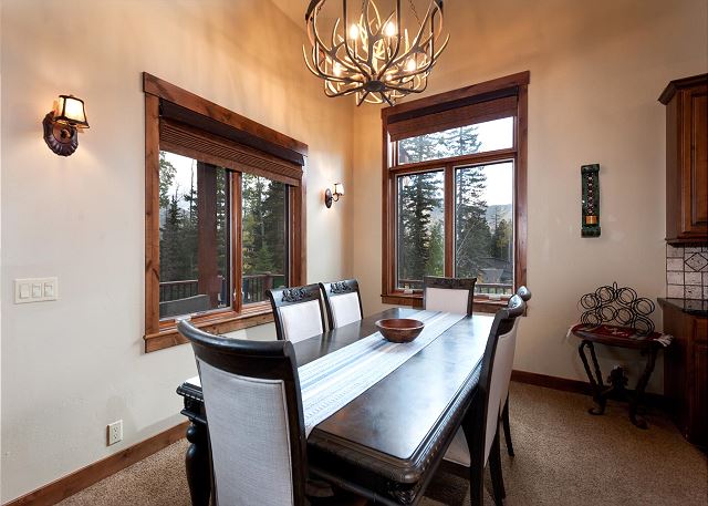 Home Across from Purg - Views, Deck/Fire Pit/Ping Pong/Shuffleboard 10