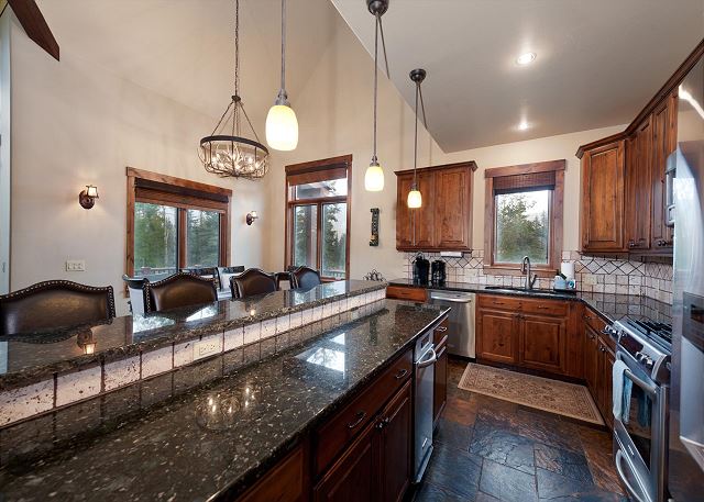 Home Across from Purg - Views, Deck/Fire Pit/Ping Pong/Shuffleboard 7