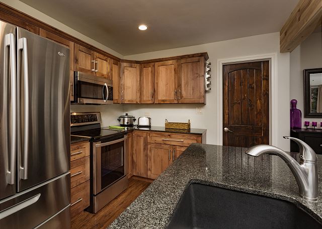 Completely Remodeled Ski in/Ski Out condo - Amazing Views and Great Deck 8