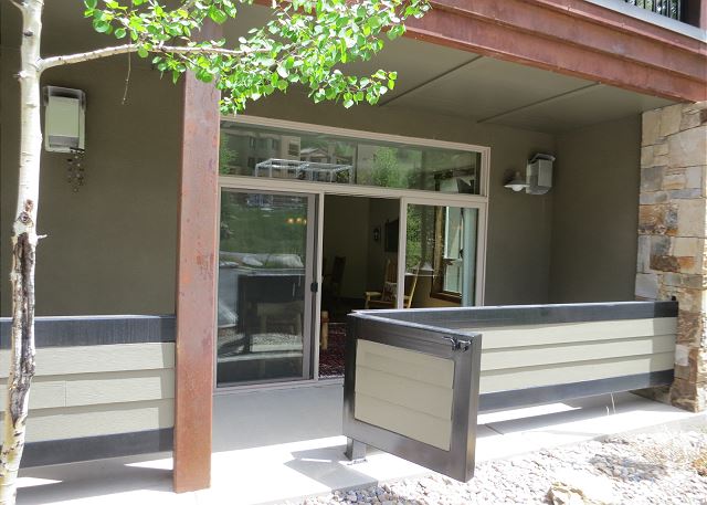 Luxury Condo by Main Plaza - Walk to Slopes 10