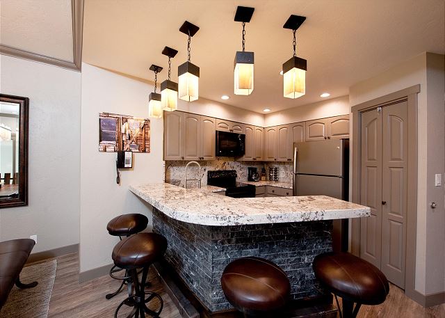 Remodeled Penthouse - Ski In/Out - Huge Decks/Views - Private Hot Tub/Sauna 7